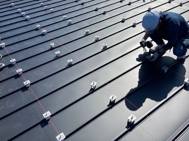 太陽光発電の金属屋根工法