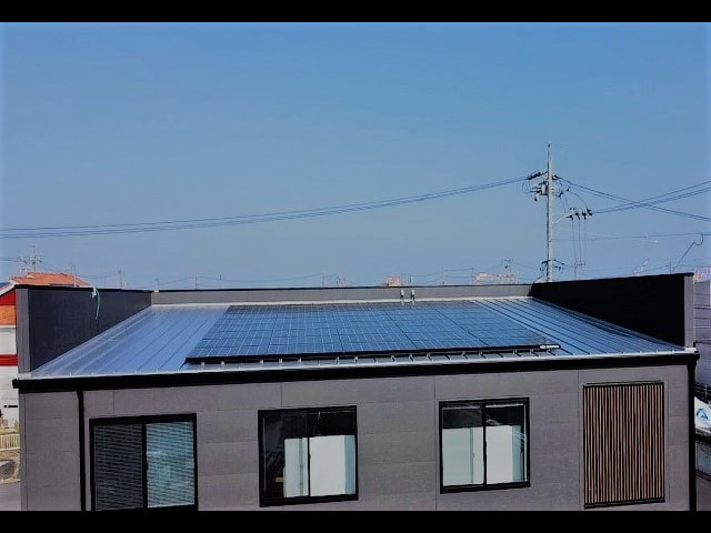 川﨑ファイネクストの本社に太陽光発電が設置されている