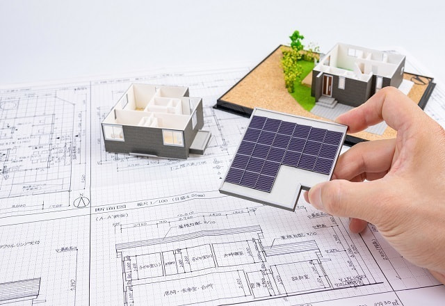 太陽光発電と家の図面
